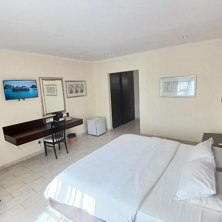 Villa Via Hotel Midrand Exterior photo