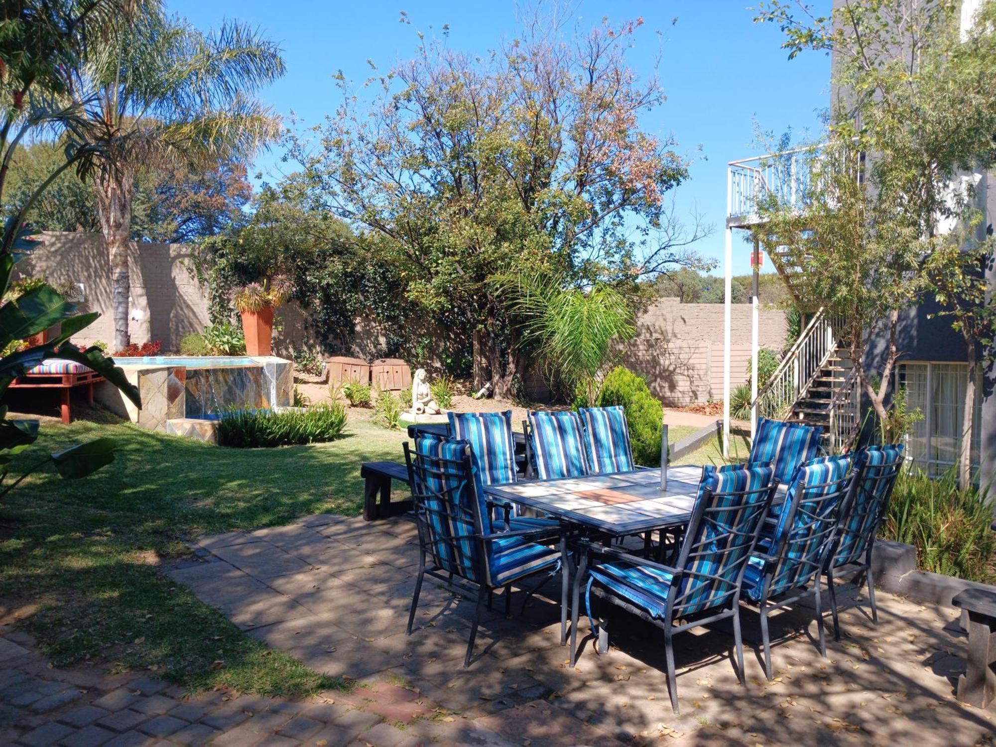 Villa Via Hotel Midrand Exterior photo